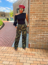 Load image into Gallery viewer, Camo Cargo Pants